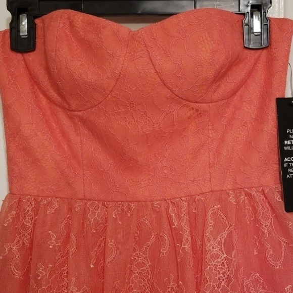 💕BCBGMAXAZRIA💕 Coral Strapless Lace Tiered Dress - Picture 8 of 8